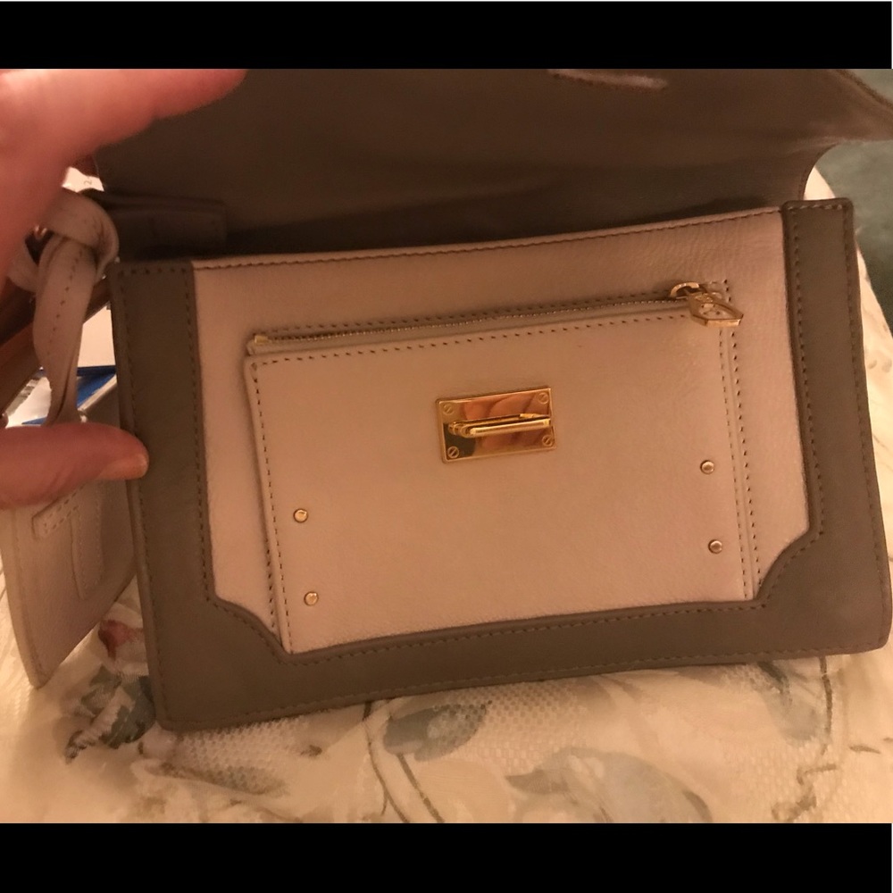 Tory Burch 797 Clutch - Picture 6 of 9